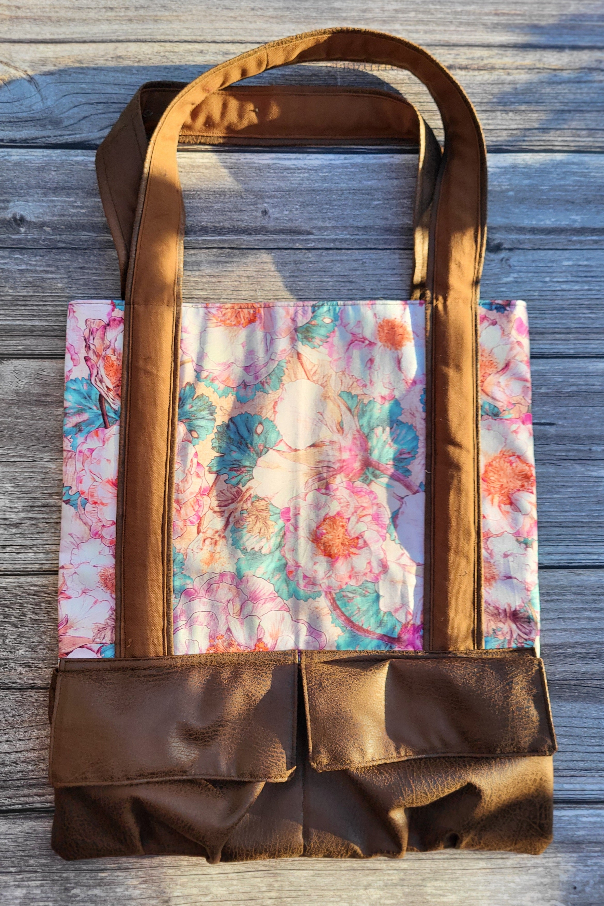 Handgenähte Shoppertasche „Anemonenzauber“ – japanischer Anemonen-Druck & Kunstleder