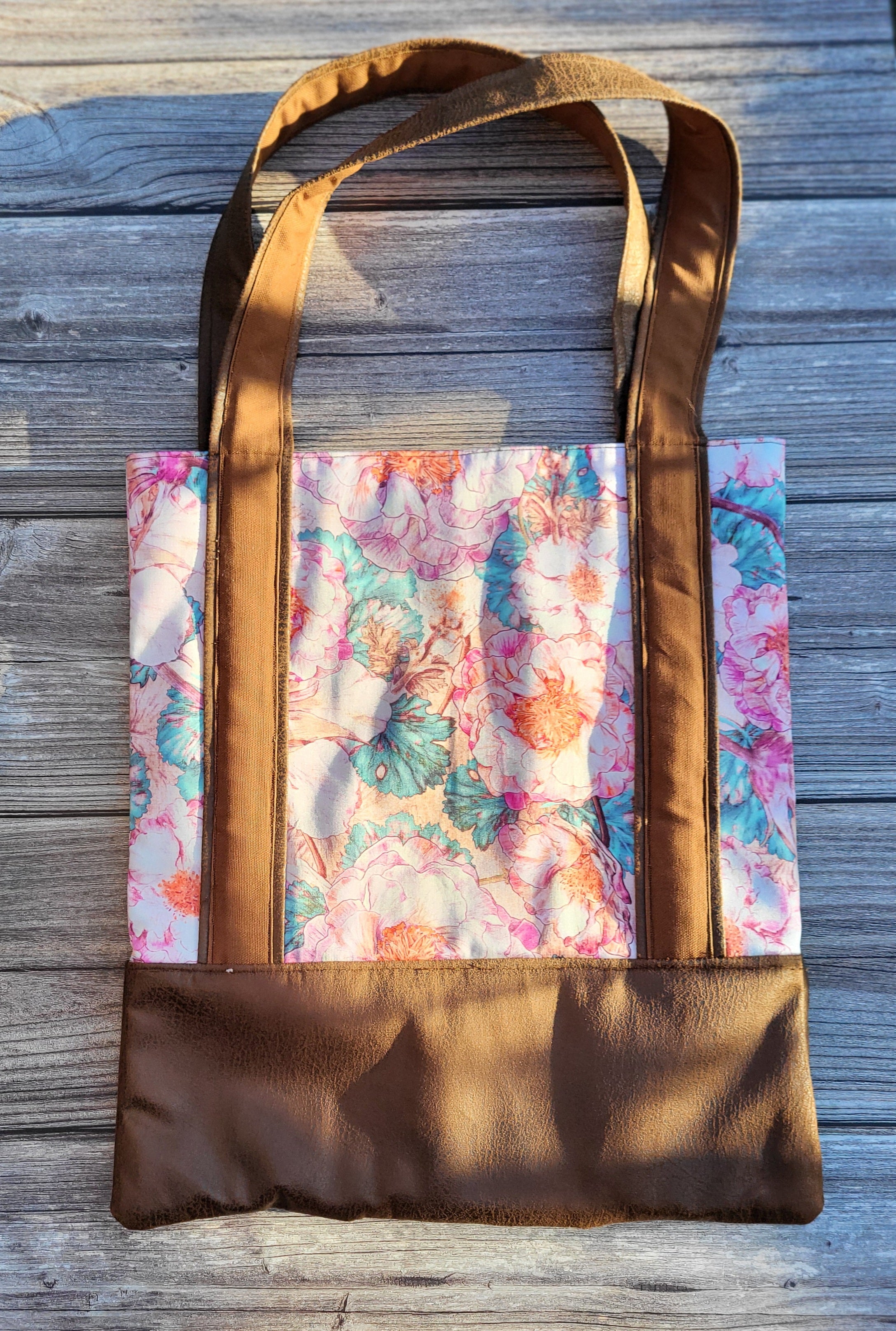 Handgenähte Shoppertasche „Anemonenzauber“ – japanischer Anemonen-Druck & Kunstleder