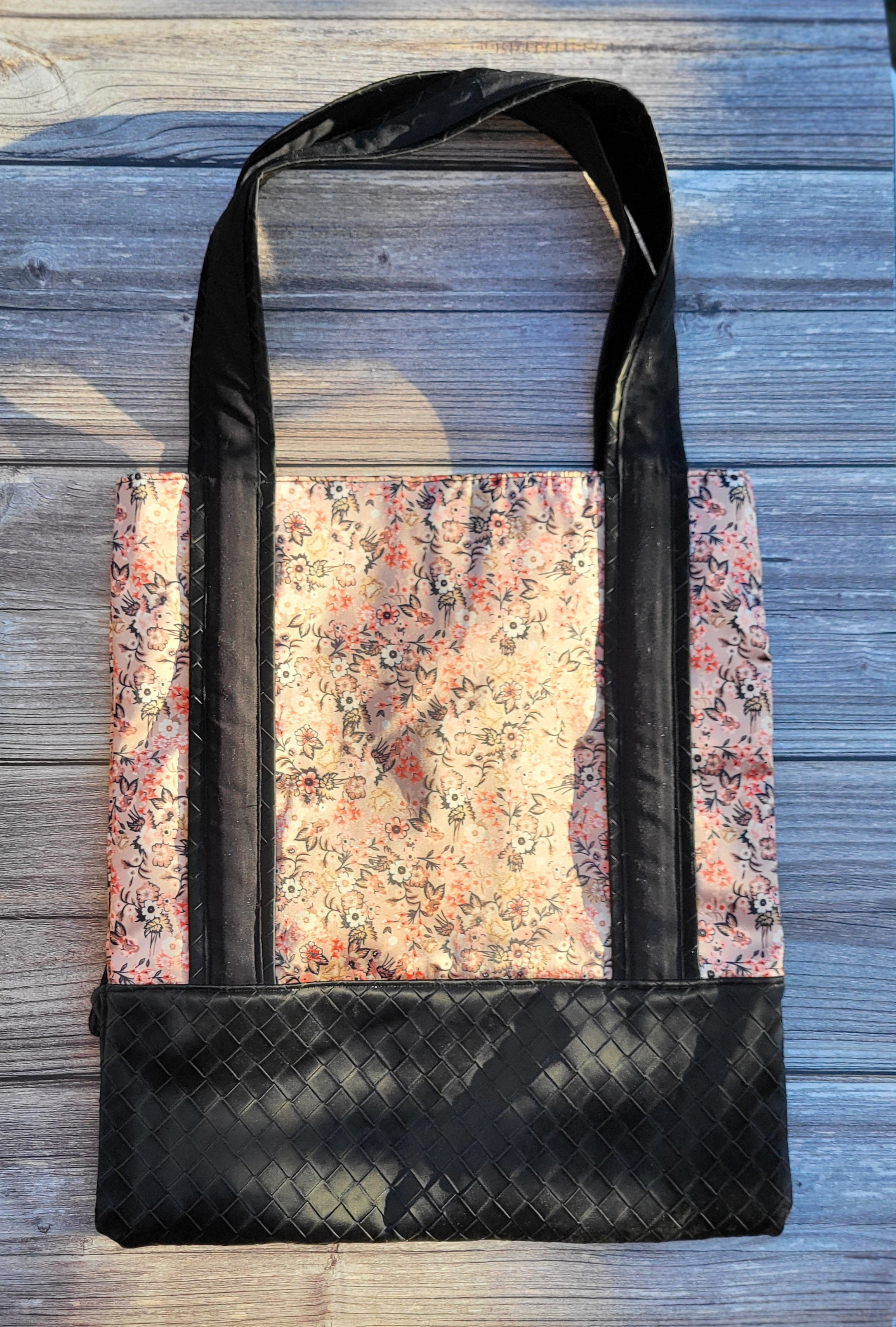 Handgenähte Shoppertasche „Rosé Blütennacht“