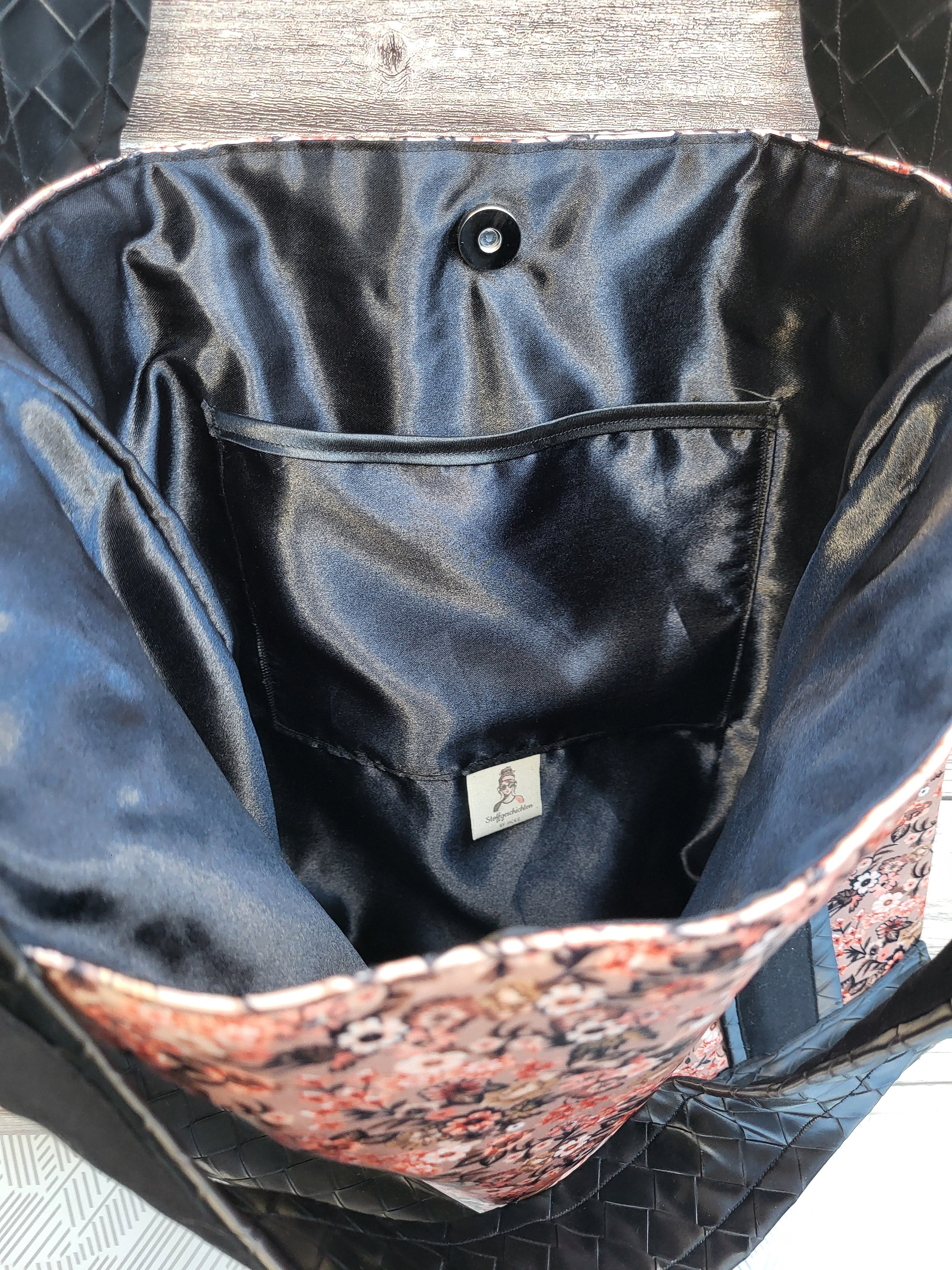 Handgenähte Shoppertasche „Rosé Blütennacht“