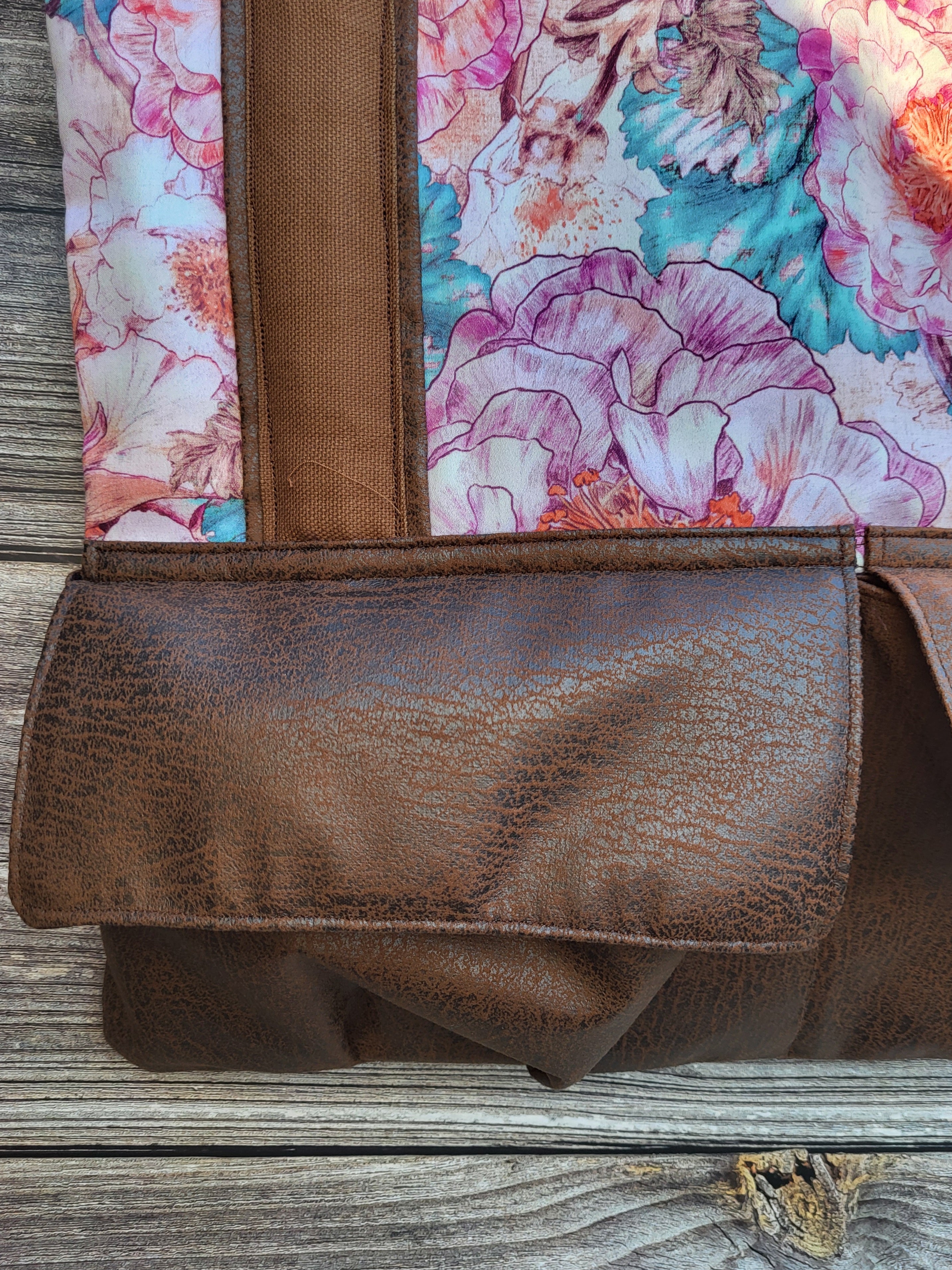 Handgenähte Shoppertasche „Anemonenzauber“ – japanischer Anemonen-Druck & Kunstleder