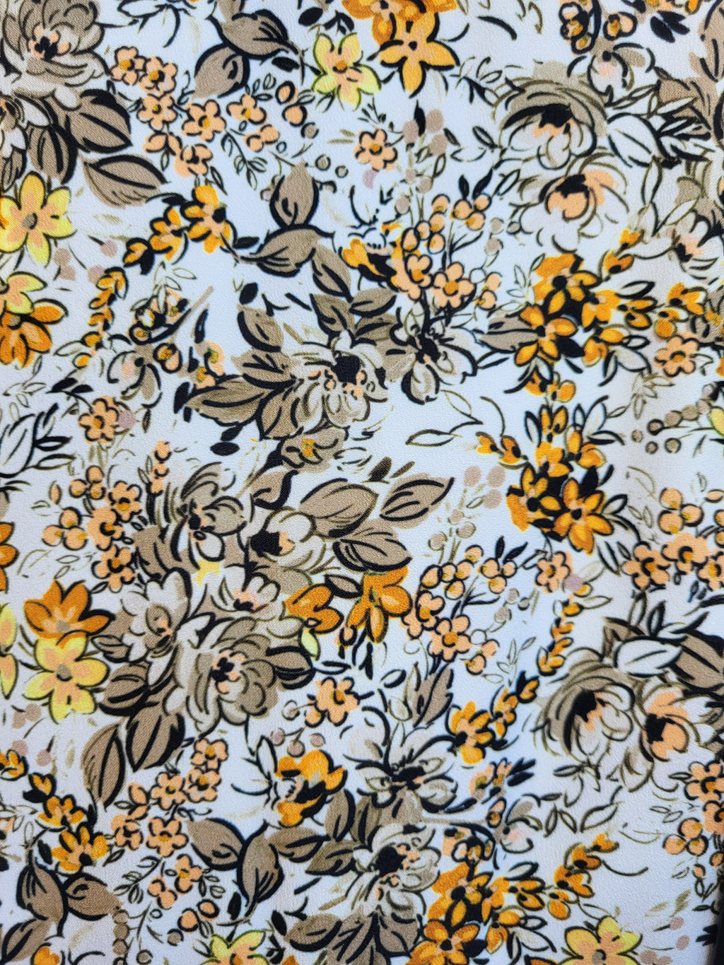 Handgenähte Shoppertasche „Blütenkontrast“ – schwarze Alltagstasche mit Blumenmuster